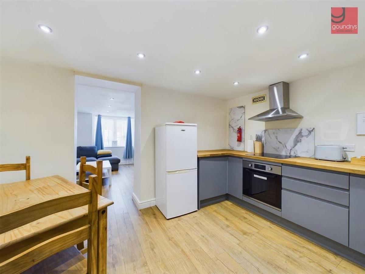 Truroflat Apartment *